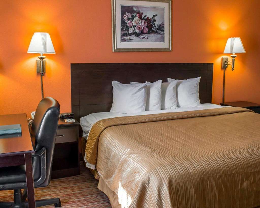 Hotel Clarion Pointe Archdale Habitación foto