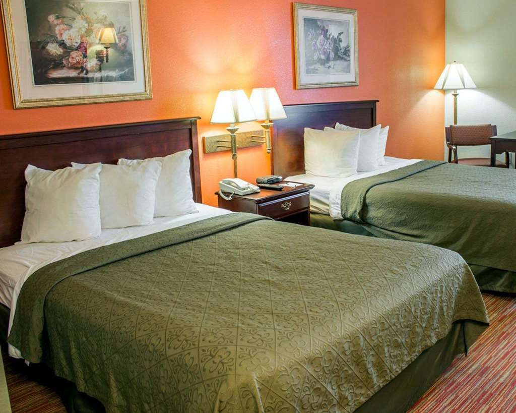 Hotel Clarion Pointe Archdale Habitación foto