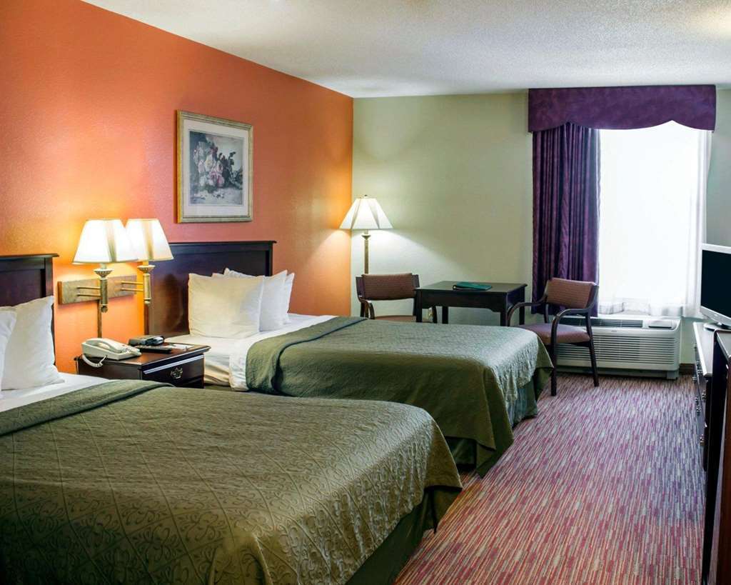 Hotel Clarion Pointe Archdale Habitación foto